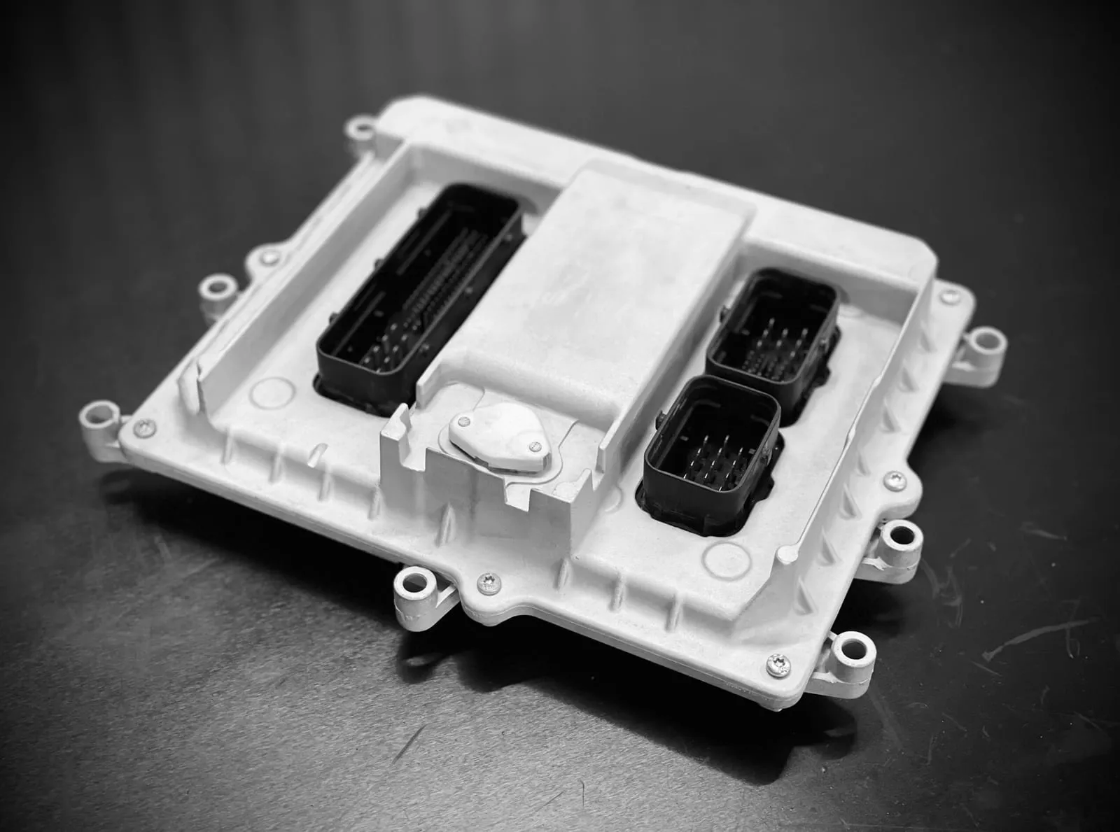 Sterownik silnika Bosch EDC7, moduł ECU stosowany w silnikach diesla pojazdów użytkowych i ciężarowych